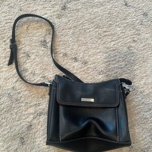 Liz Claiborne Crossbody bag in black